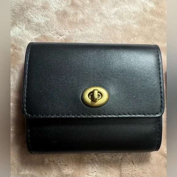 Coach Black Leather Wallet with Gold Clasp - Picture 9 of 11